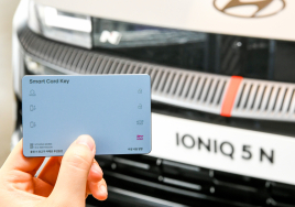 현대모비스, 초슬림 스마트 카드키 출시!...원격 시동·주차 보조 등 지원