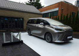 렉서스, '진정한 퍼스널 모빌리티' LM 500h 공식 출시