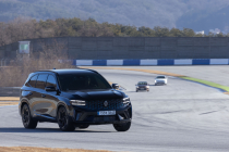 르노 그랑 콜레오스, '2025 올해의 차' 후보 등극...하이브리드·내연기관 모두 올랐다